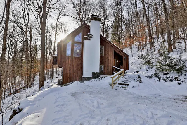 $535,000 | 368 Crimson Hawk Road, Plymouth, VT 05056