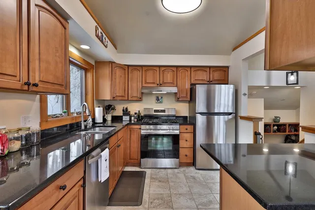 $535,000 | 368 Crimson Hawk Road, Plymouth, VT 05056