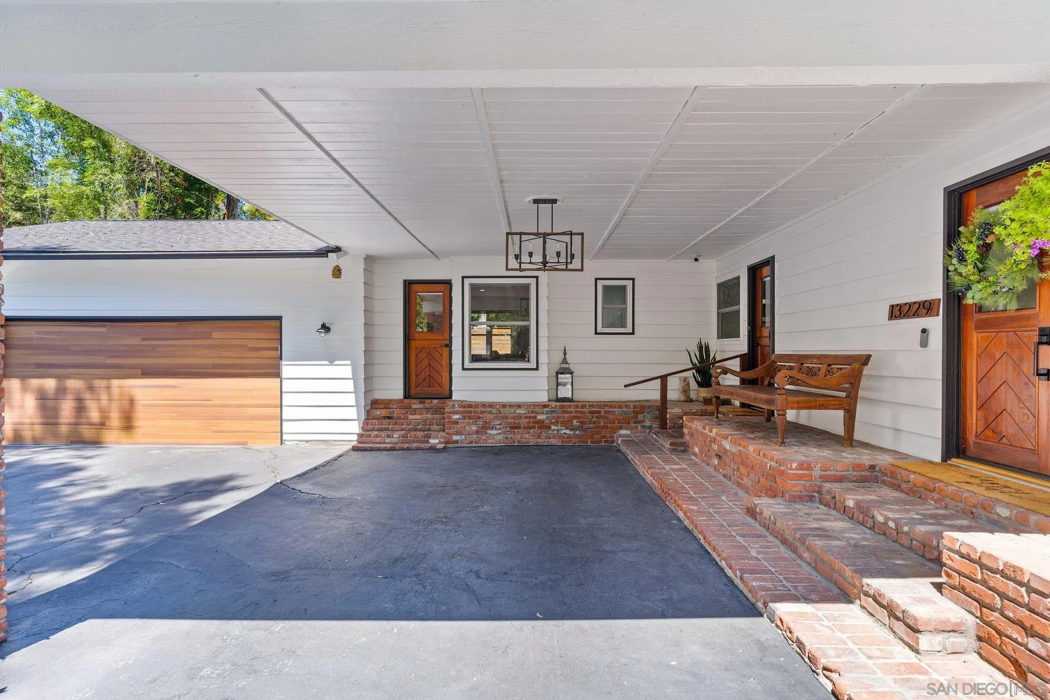 13229 Stone Canyon Road Poway, CA 92064 - Photo 2 of 29 a living room with furniture and a window