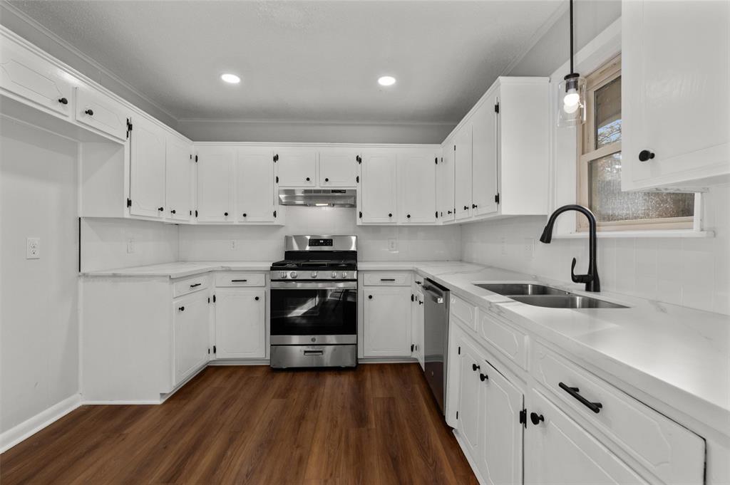 809 Princesa Drive Haughton, LA 71037 - Photo 2 of 17 The white kitchen you've been dreaming of