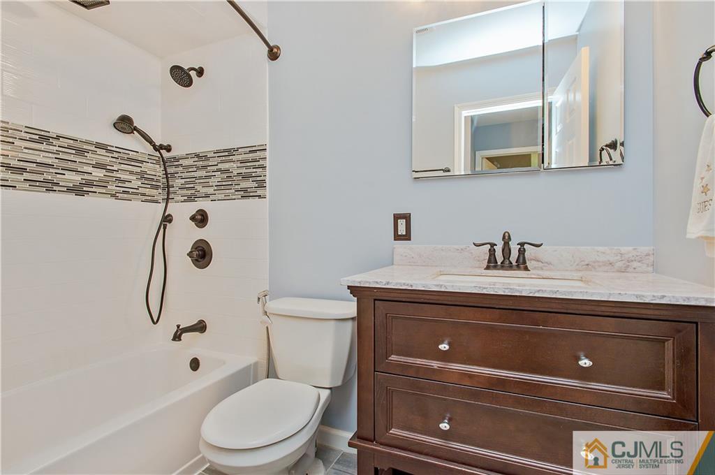 39 Buck Road East Brunswick, NJ 08816 - Photo 15 of 18 Gallery Image 15