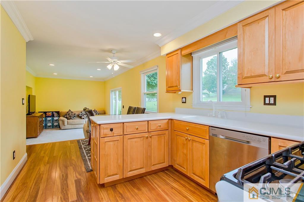 39 Buck Road East Brunswick, NJ 08816 - Photo 5 of 18 Gallery Image 5