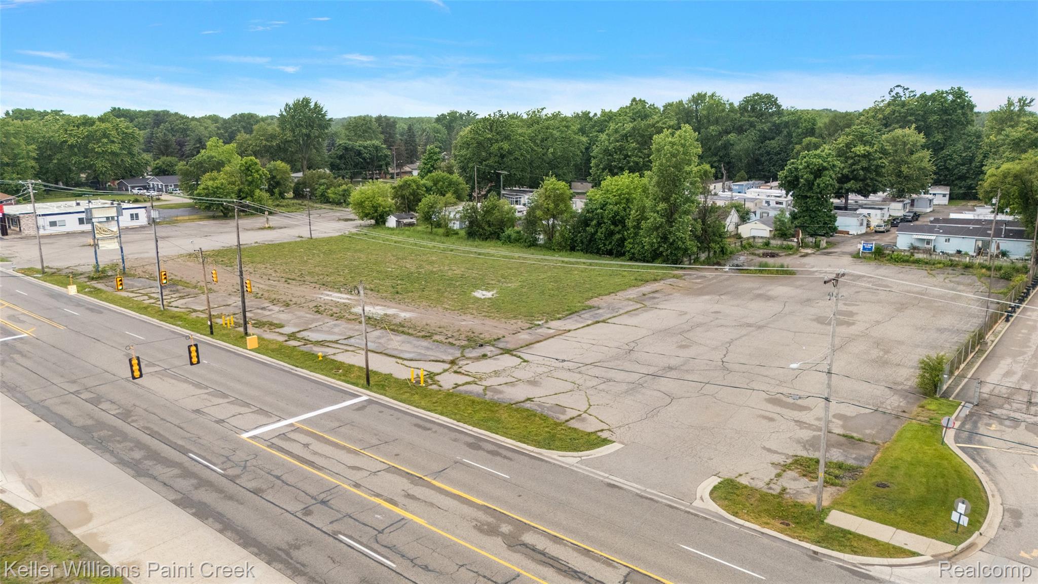 4403 Davison Road Burton, MI 48509 - Photo 11 of 27 11-4403 Davison Rd-11.jpg