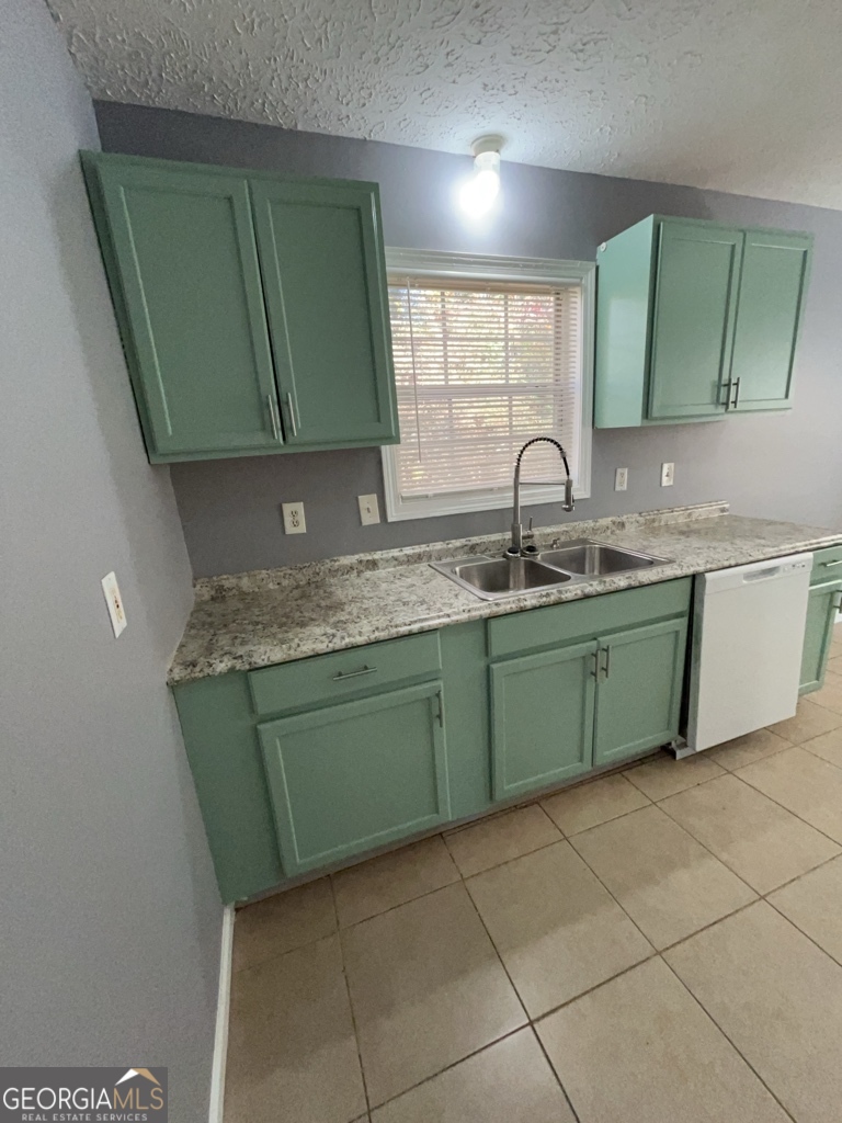 1682 Charmeth Road Lithonia, GA 30058 - Photo 10 of 52