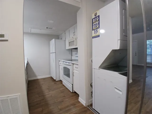 $1,075 | 4640 Country Creek Drive, Unit 1257, Dallas, TX 75236