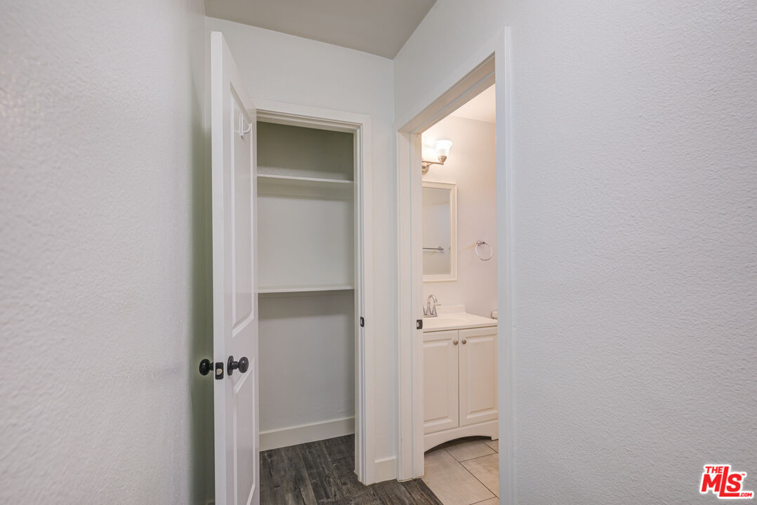 4309 West Adams Boulevard, Unit 11 Los Angeles, CA 90018 - Photo 17 of 27