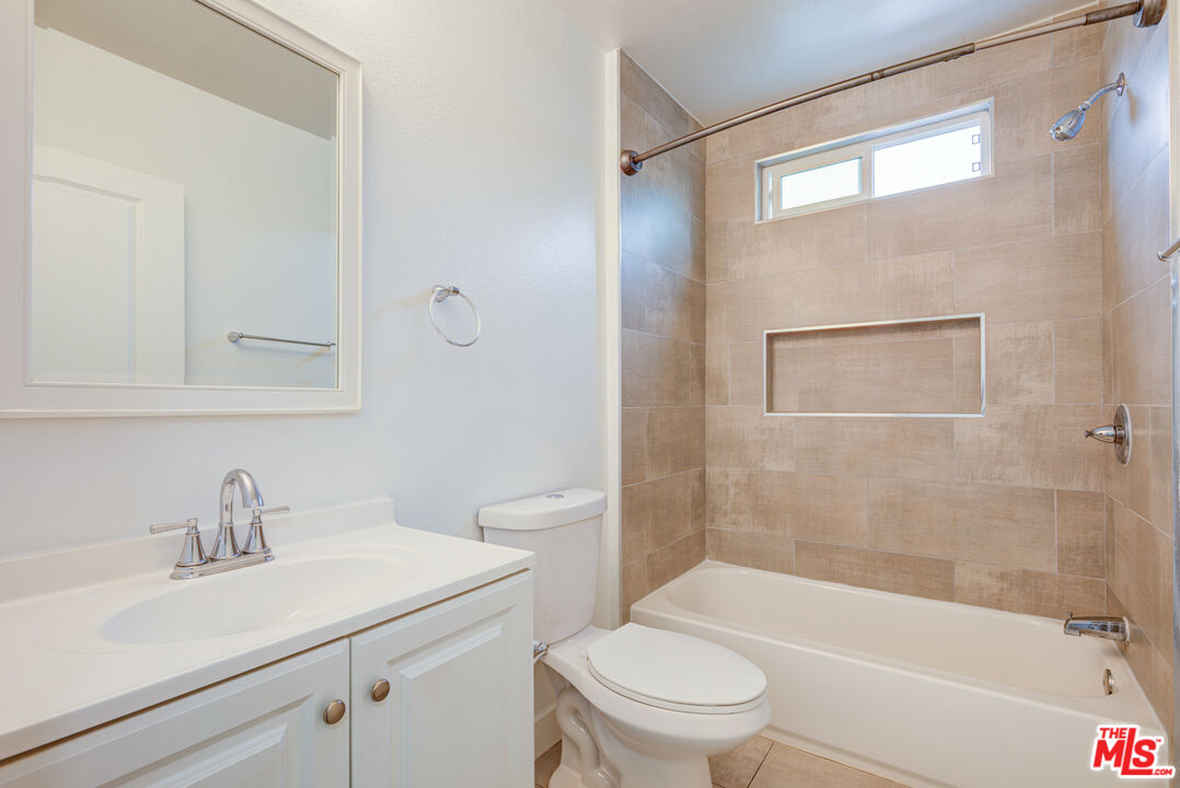 4309 West Adams Boulevard, Unit 11 Los Angeles, CA 90018 - Photo 20 of 27