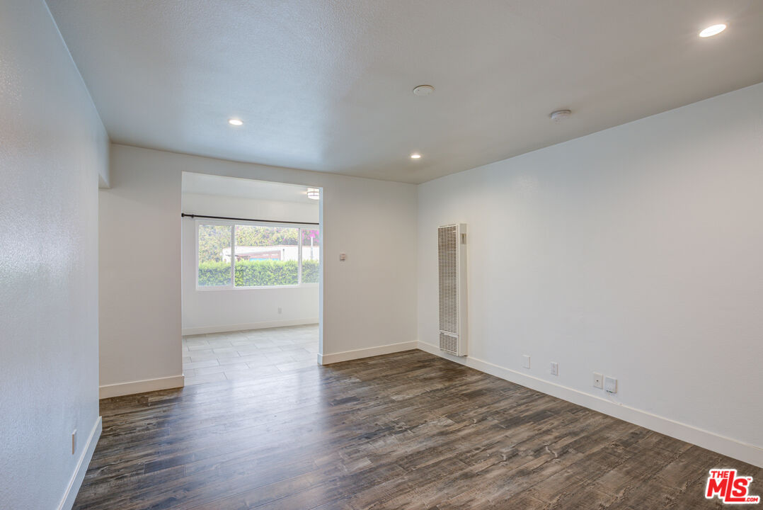4309 West Adams Boulevard, Unit 11 Los Angeles, CA 90018 - Photo 5 of 27