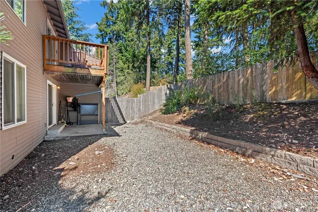 a view of house with a outdoor space