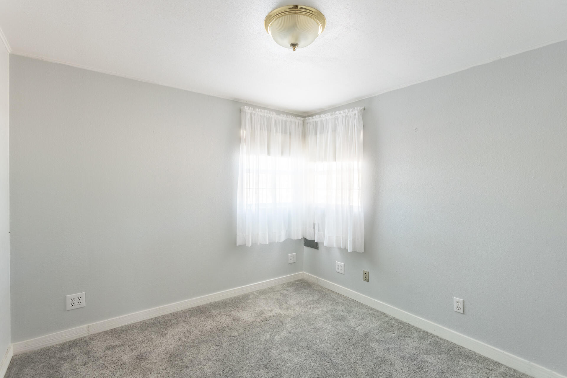 17594 Oly Way Anderson, CA 96007 - Photo 13 of 29 an empty room with a window