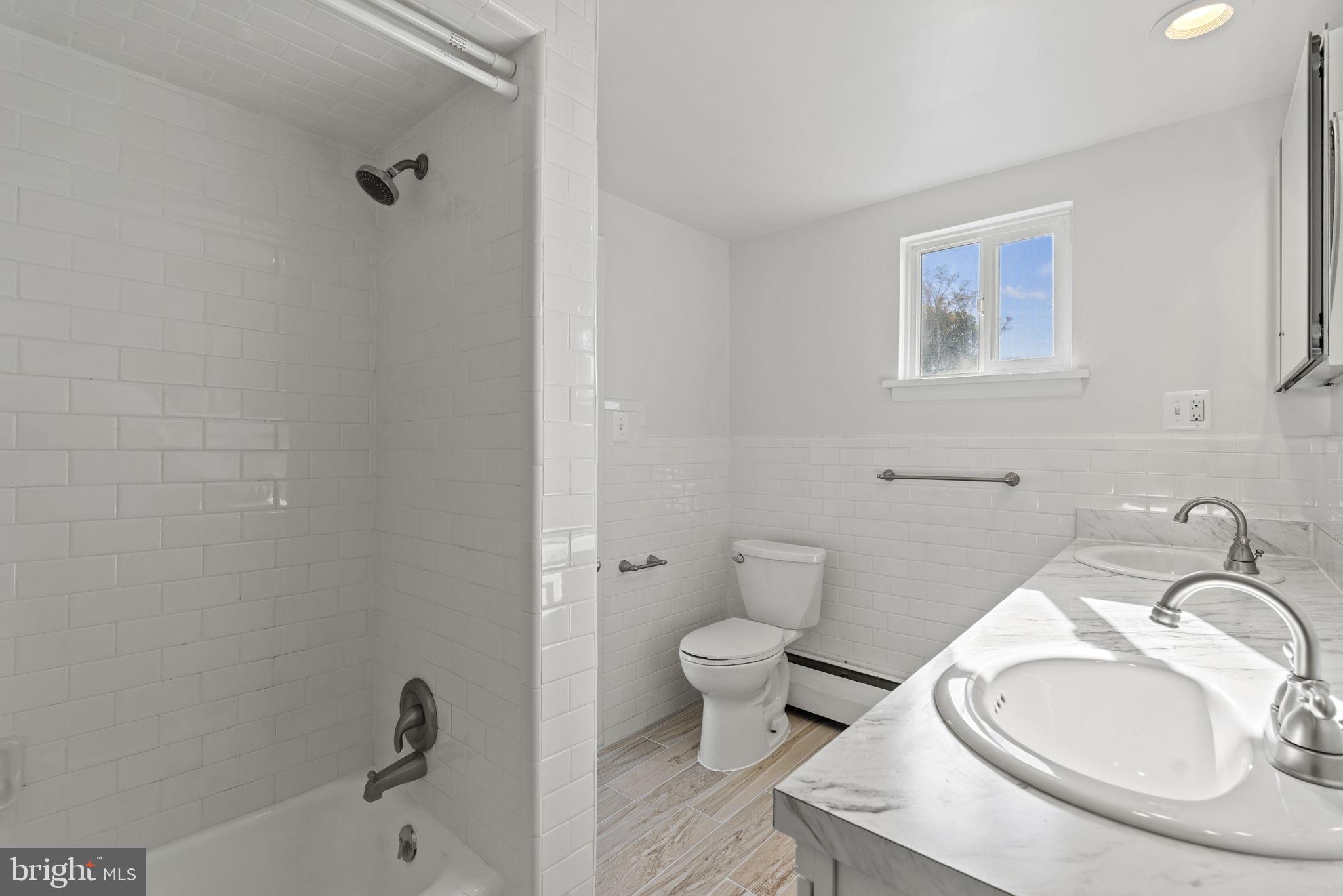 6301 North Charles Street, Unit 101 Baltimore, MD 21212 - Photo 16 of 20 Bathroom