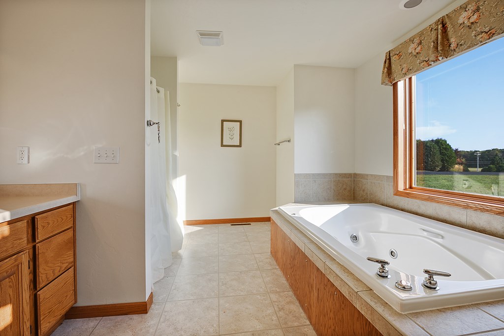 7585 Meadow Ridge Road, Unit J37 Egg Harbor, WI 54209 - Photo 9 of 22