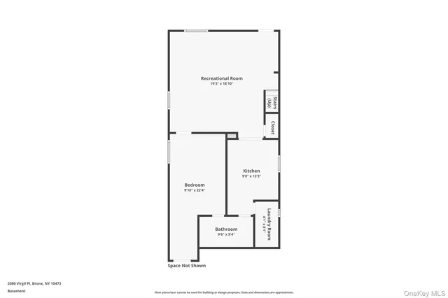 a picture of a very nice looking hallway