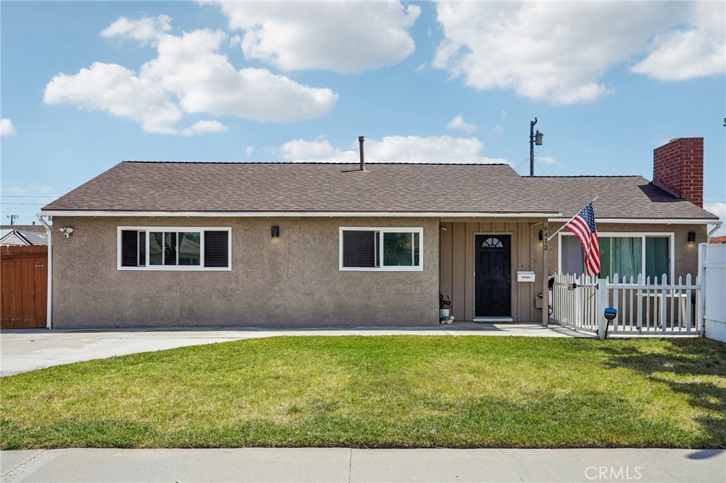 6412 Shawnee Road Westminster, CA 92683 - Photo 2 of 36 a front view of a house with garden