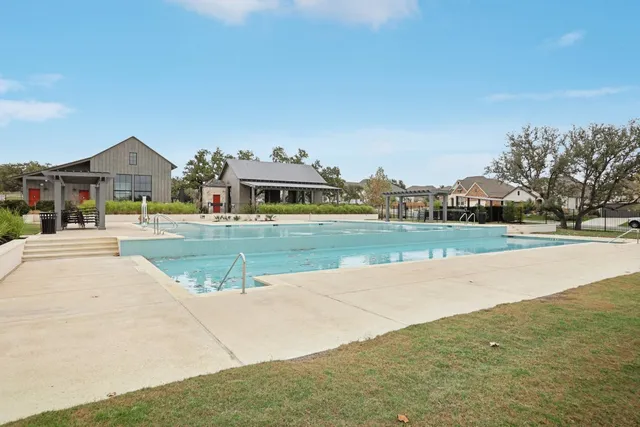 a picture of a room with wall