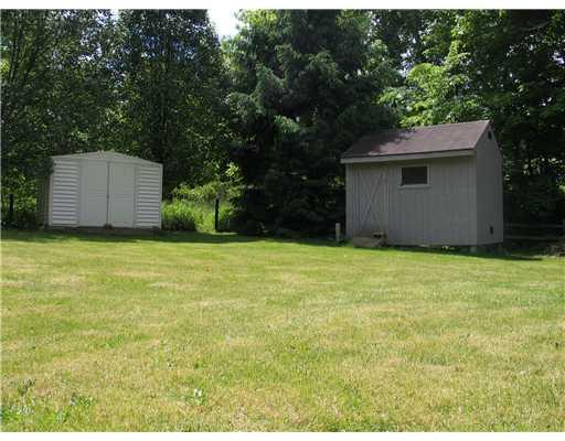 610 Thomas Road Eighty Four, PA 15330 - Photo 4 of 18 Yard/Garden.