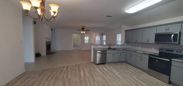 $2,600 | 502 Darlene Trail, Euless, TX 76039