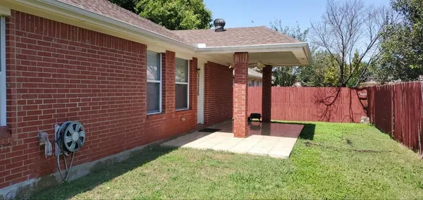 $2,600 | 502 Darlene Trail, Euless, TX 76039