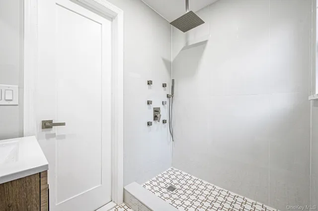 $999,999 | 89 Hunnewell Avenue, Elmont, NY 11003