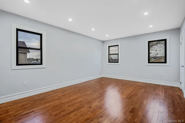 $999,999 | 89 Hunnewell Avenue, Elmont, NY 11003