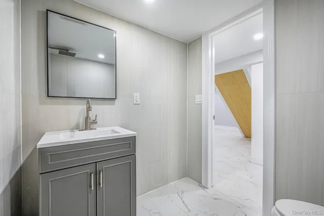 $999,999 | 89 Hunnewell Avenue, Elmont, NY 11003