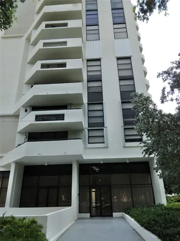 $445,000 | 911 Ponce De Leon Boulevard, Unit 904, Coral Gables, FL 33134