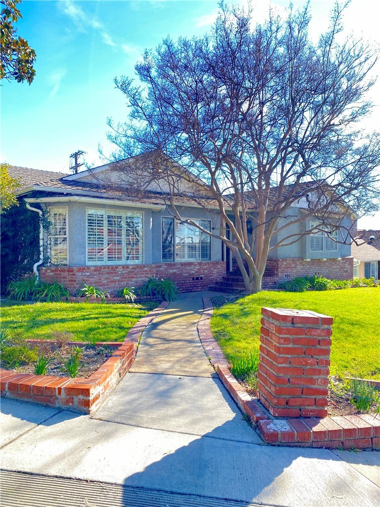 948 Cambridge Drive Burbank, CA 91504 - Photo 2 of 36 a view of a house with a yard