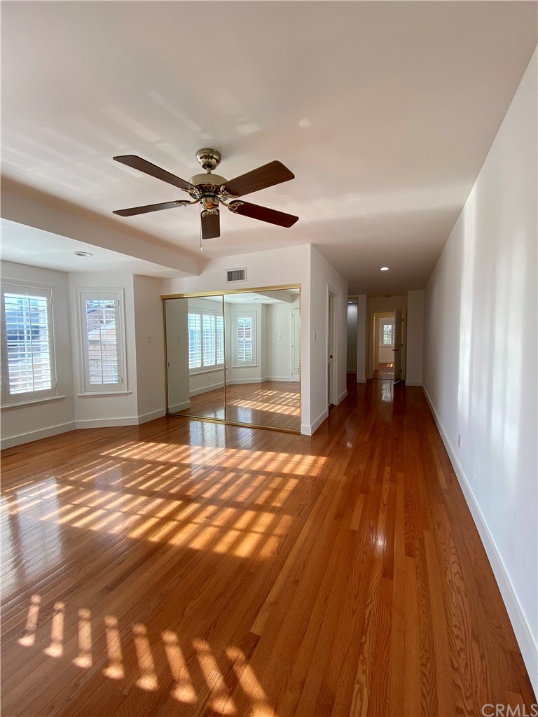 948 Cambridge Drive Burbank, CA 91504 - Photo 18 of 36 a view of livingroom with wooden floor