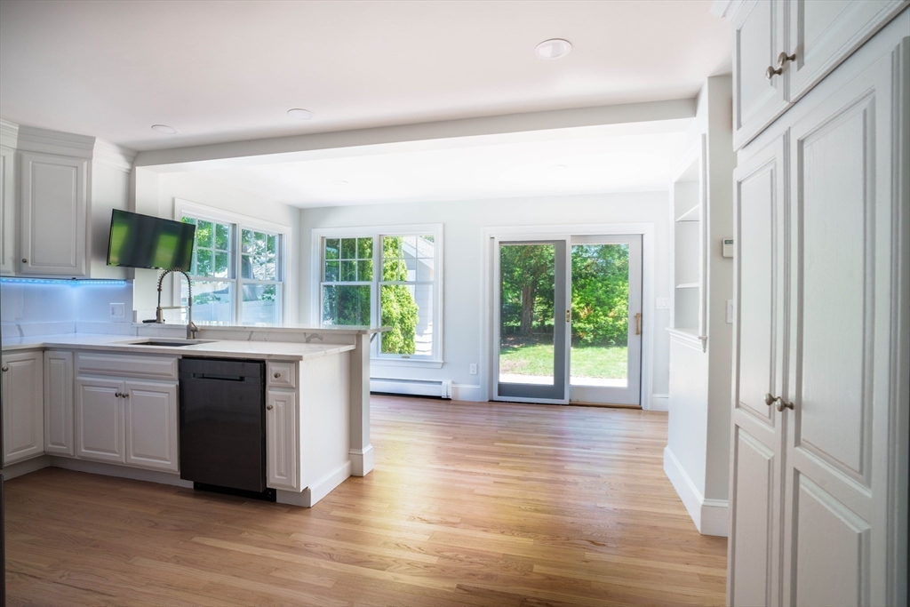 198 Cedar Street Dedham, MA 02026 - Photo 12 of 42