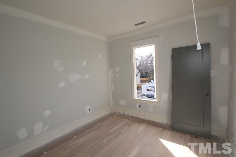 707 South State Street Raleigh, NC 27601 - Photo 12 of 23 a view of empty room with window