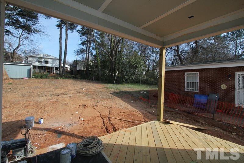 707 South State Street Raleigh, NC 27601 - Photo 3 of 23 a house view with a backyard space