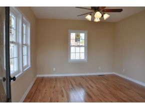 505 Orchard Road Elizabethton, TN 37643 - Photo 6 of 20 Entering Living Room