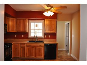 505 Orchard Road Elizabethton, TN 37643 - Photo 8 of 20 Eatin Kitchen