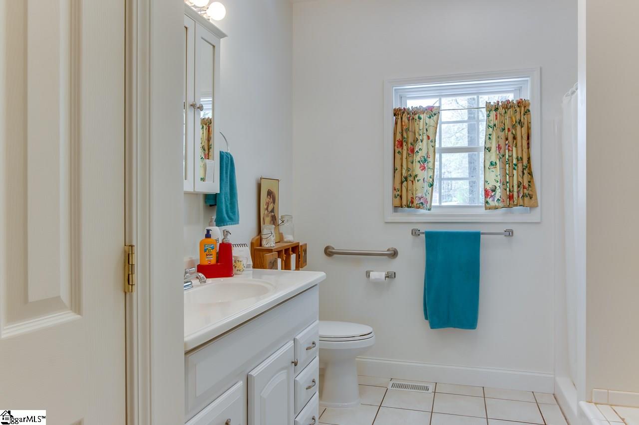 201 Fairforest Way Pickens, SC 29671 - Photo 15 of 34
