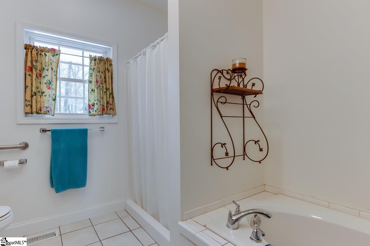 201 Fairforest Way Pickens, SC 29671 - Photo 16 of 34