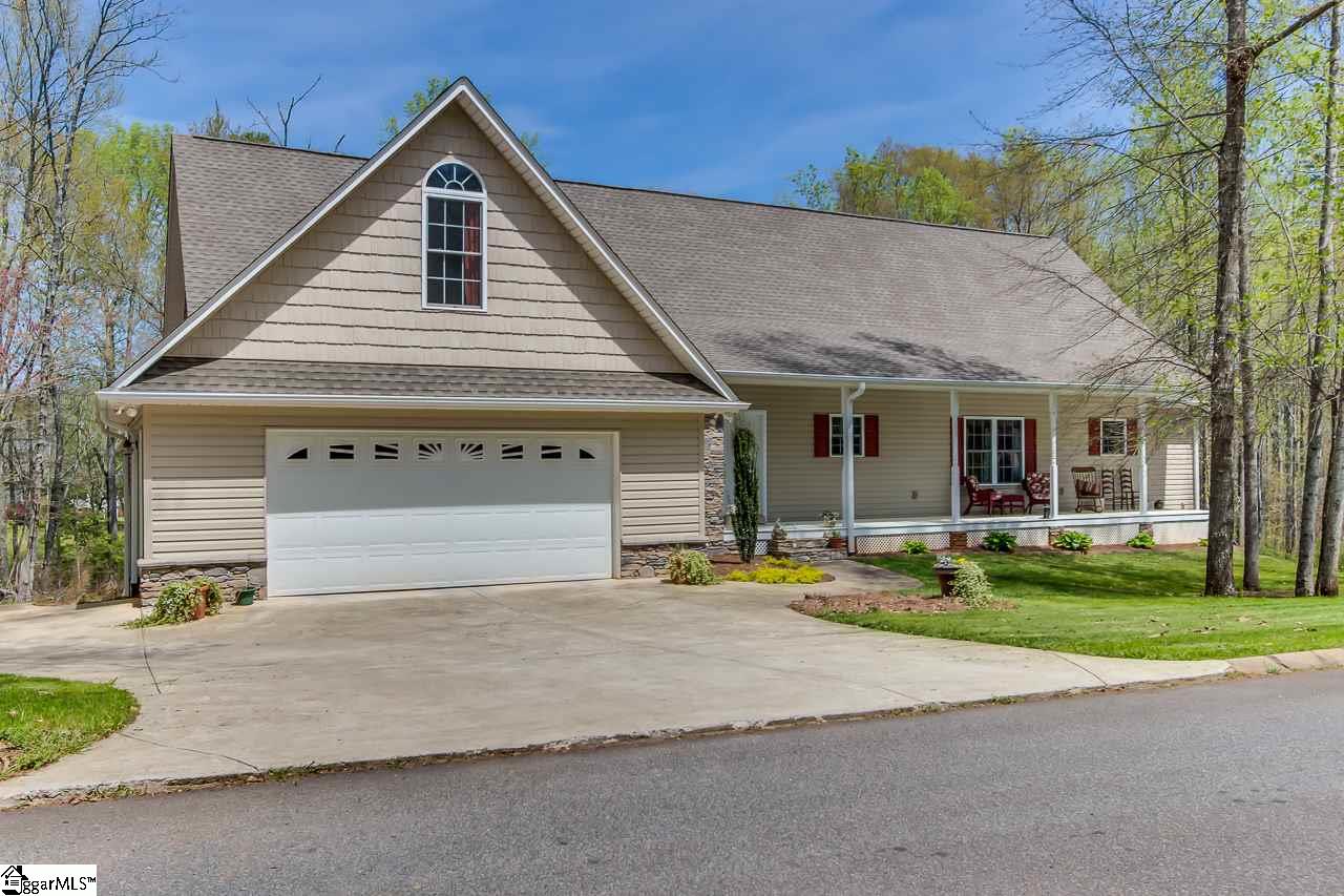 201 Fairforest Way Pickens, SC 29671 - Photo 3 of 34