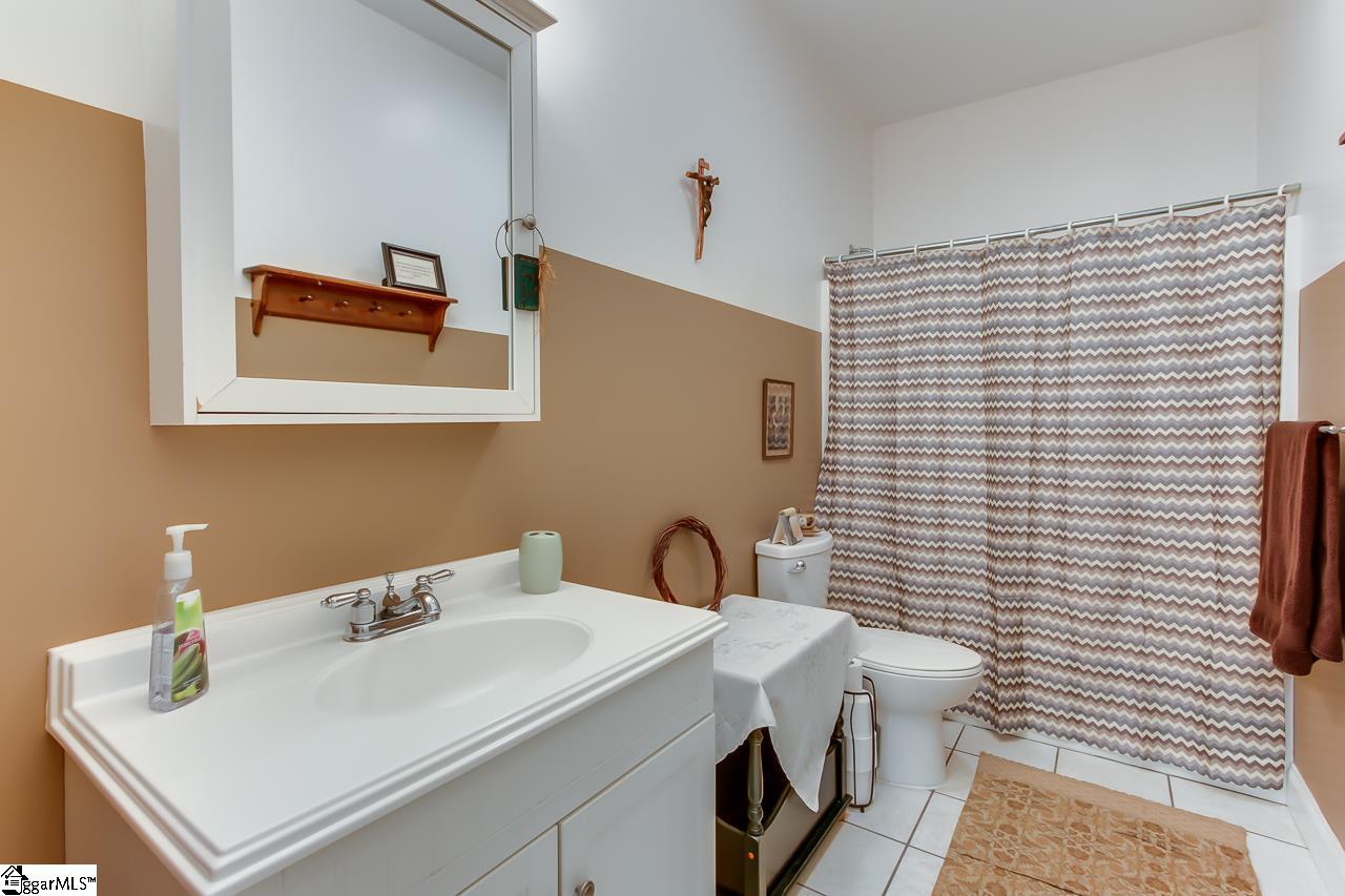 201 Fairforest Way Pickens, SC 29671 - Photo 21 of 34