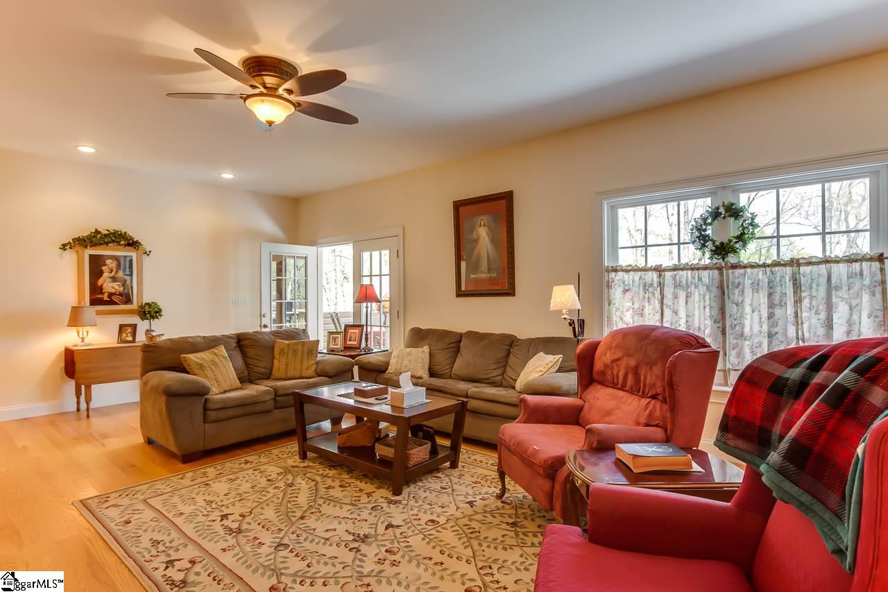 201 Fairforest Way Pickens, SC 29671 - Photo 6 of 34