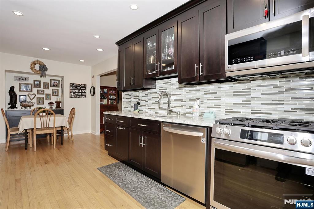 396 Burlington Road Paramus, NJ 07652 - Photo 9 of 46