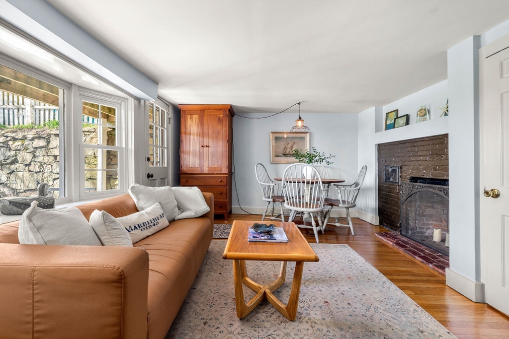 40 R Prospect Street, Unit 3 Marblehead, MA 01945 - Photo 4 of 34