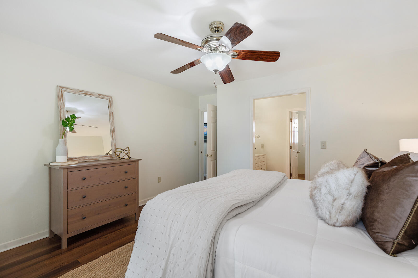 1945 Ashley Hall Road Charleston, SC 29407 - Photo 15 of 35 1945AshleyHall- KeenEyeMarketing0022