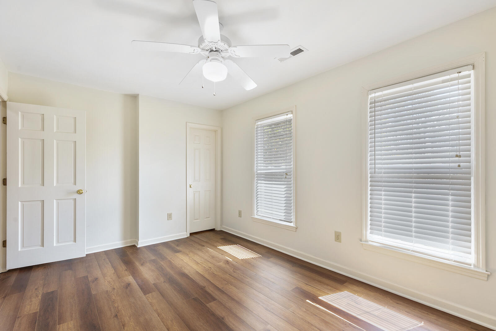 1945 Ashley Hall Road Charleston, SC 29407 - Photo 20 of 35 1945AshleyHall- KeenEyeMarketing0030