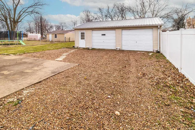 $150,000 | 1136 East Water Street, Mount Vernon, IN 47620