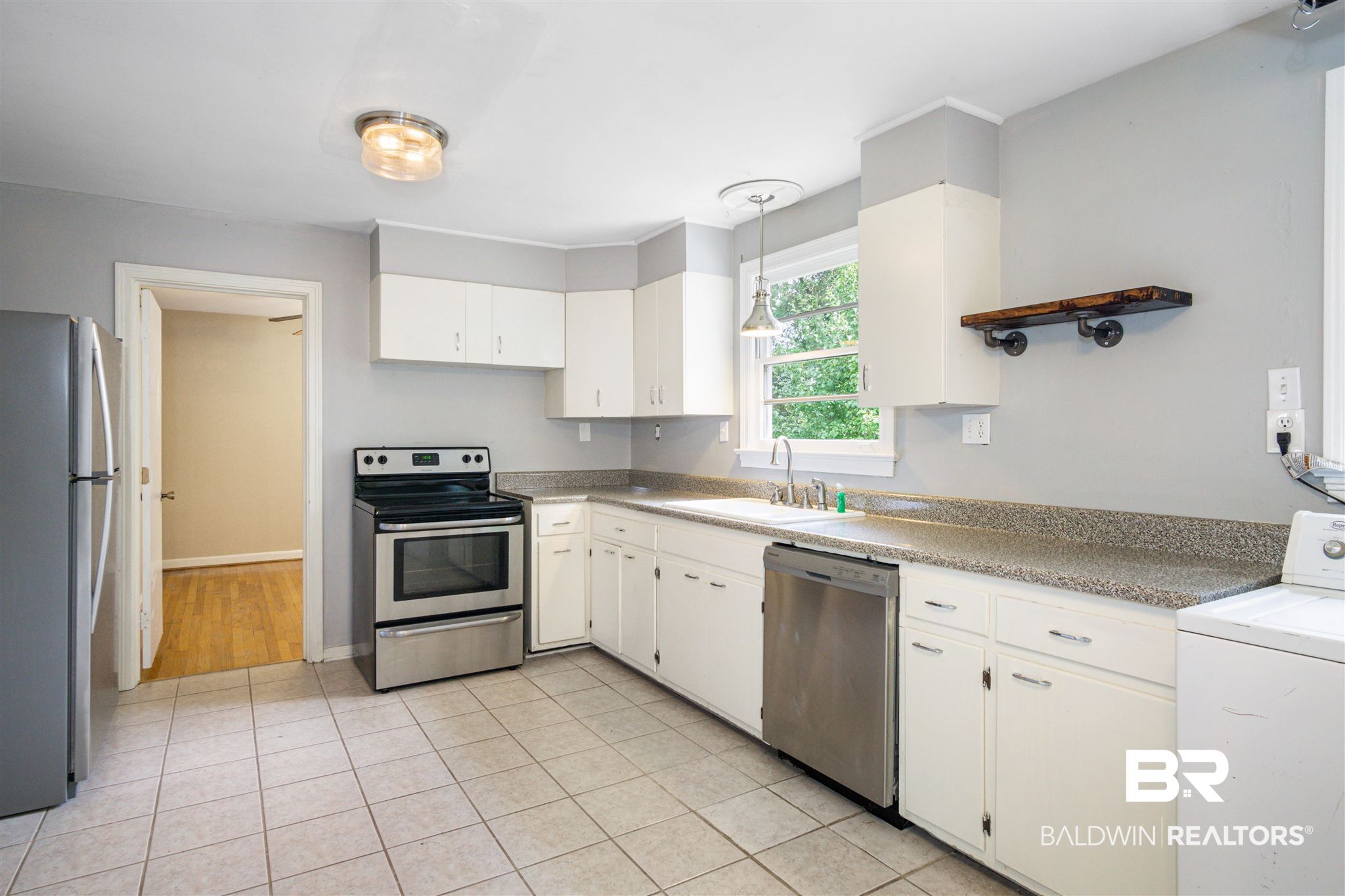 426 Laborde Drive Mobile, AL 36609 - Photo 5 of 25