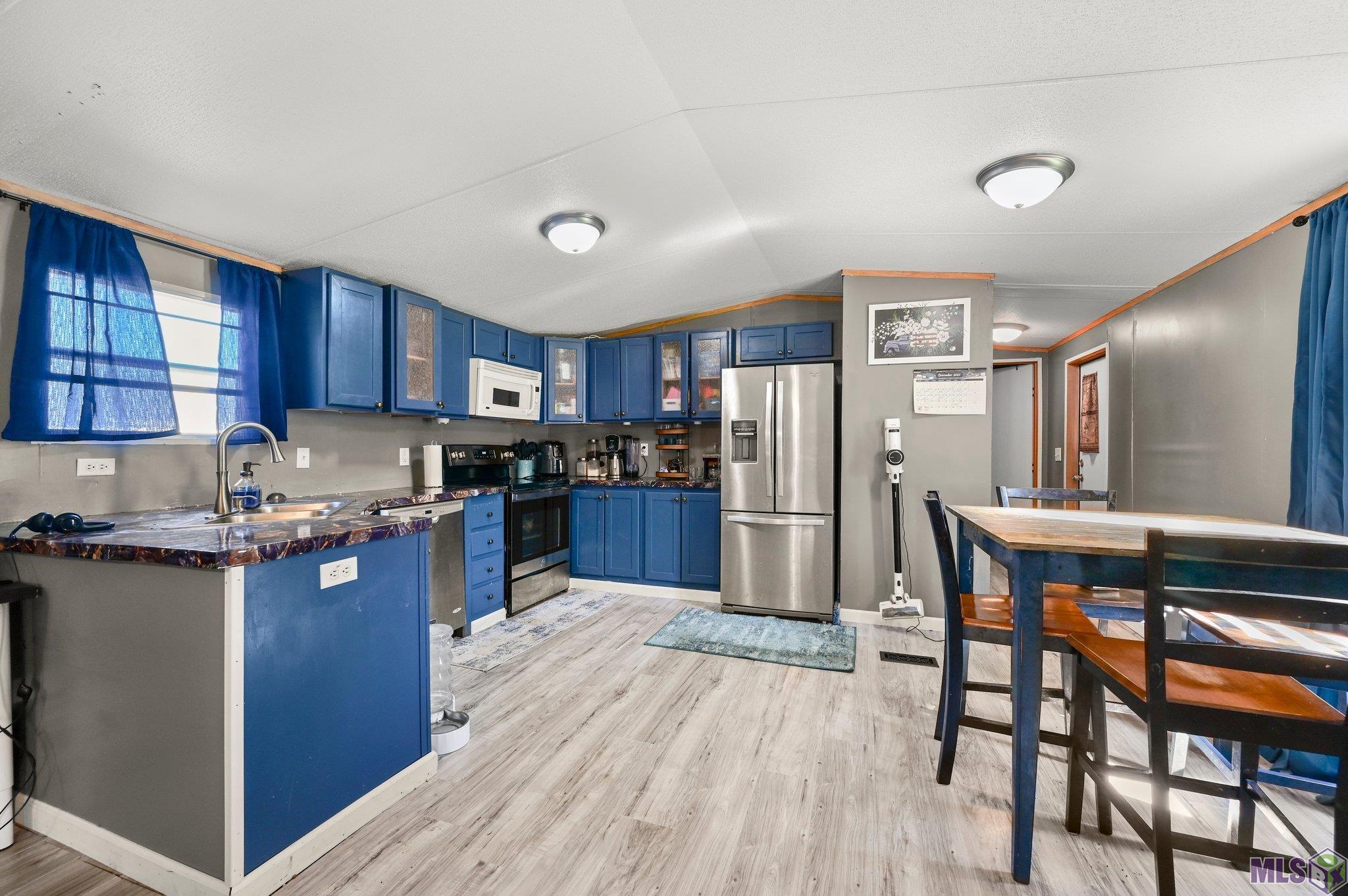 12236 Colonial Oaks Road Gonzales, LA 70737 - Photo 4 of 18