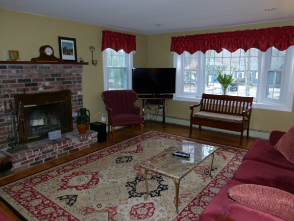84 Newbury Road Rowley, MA 01969 - Photo 5 of 15