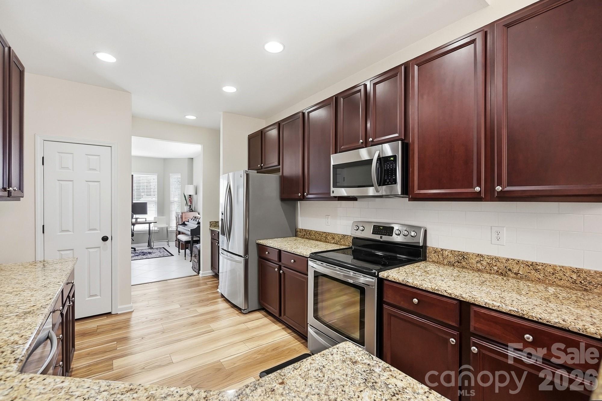 10933 Stone Trail Road Charlotte, NC 28213 - Photo 10 of 39 Gallery Image 10