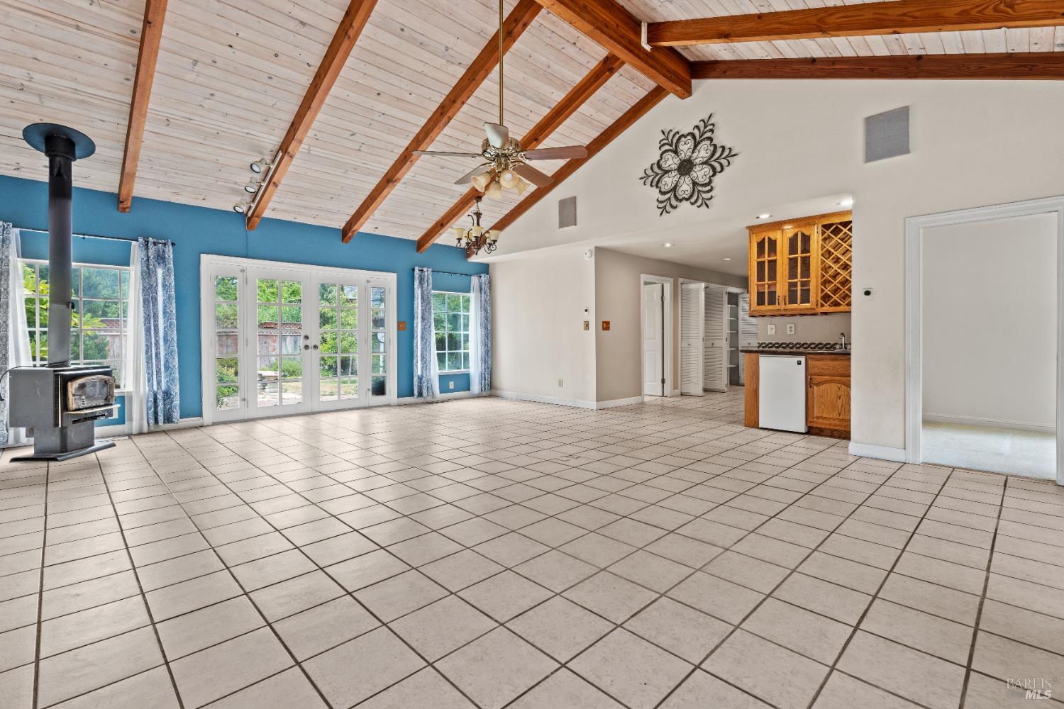 84 School Street Willits, CA 95490 - Photo 11 of 37 a view of an empty room with a window