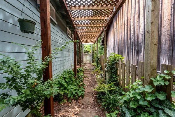 a view of a house with a plants
