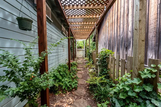 a view of a house with a plants